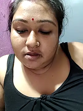 Snapshot of hotbhabhi011 chatting on 19, 7, 2026 hotbhabhi011 online show from 19, 7, 2026
