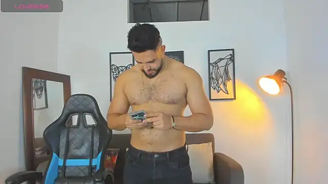 Snapshot of Justin_kingX7 chatting on 19, 11, 2025 Justin kingX7 online show from 19, 11, 2025