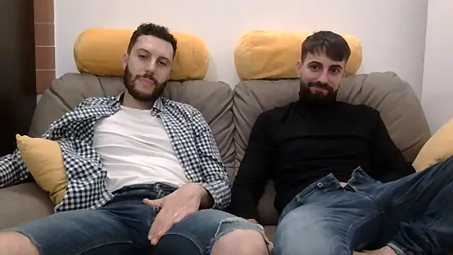 Amicisegreti online show from 14, 4, 2026