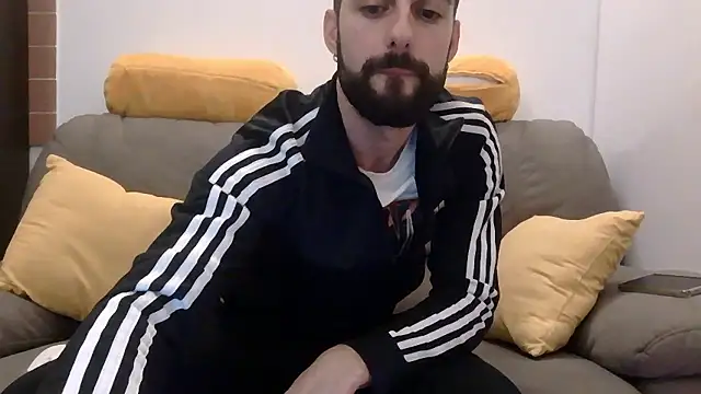 Amicisegreti online show from 12, 1, 2026