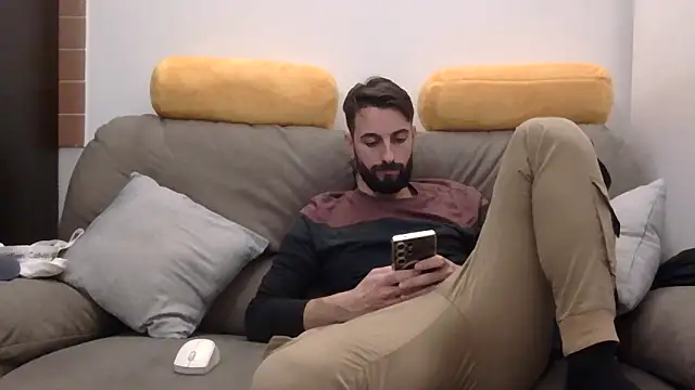 Amicisegreti online show from 2, 3, 2026