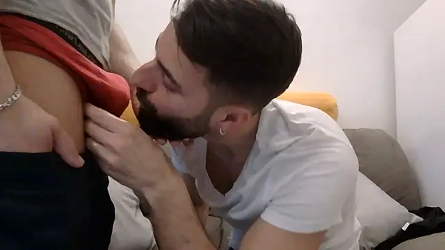 Amicisegreti online show from 25, 2, 2026