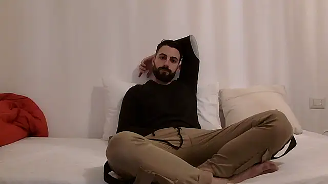 Amicisegreti online show from 27, 3, 2026