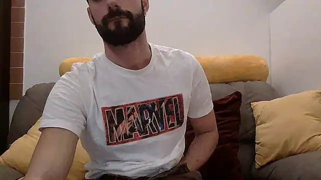 Amicisegreti online show from 17, 12, 2025