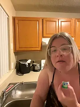 sexymommy1988 online show from 19, 9, 2025