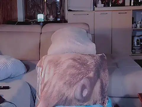 sola1213 online show from 3, 10, 2025