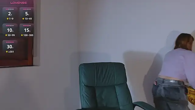 Olivia11  online show from 13, 11, 2025