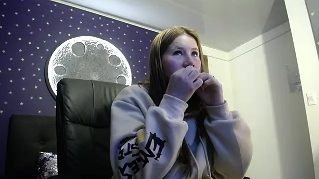 Olivia11  online show from 15, 9, 2025