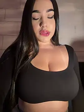 Snapshot of SofiaWildee chatting on 8, 2, 2026 SofiaWildee online show from 8, 2, 2026