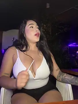 Snapshot of SofiaWildee chatting on 5, 2, 2026 SofiaWildee online show from 5, 2, 2026