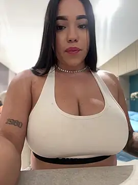 Snapshot of SofiaWildee chatting on 10, 6, 2026 SofiaWildee online show from 10, 6, 2026