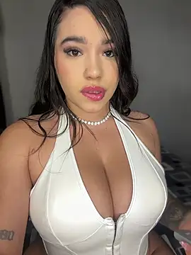 Snapshot of SofiaWildee chatting on 1, 3, 2026 SofiaWildee online show from 1, 3, 2026