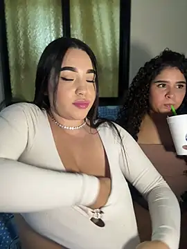 Snapshot of SofiaWildee chatting on 12, 6, 2026 SofiaWildee online show from 12, 6, 2026