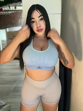 Snapshot of SofiaWildee chatting on 10, 2, 2026 SofiaWildee online show from 10, 2, 2026