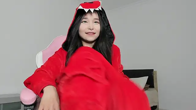 Soyun Mia online show from 5, 11, 2025