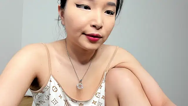 Soyun Mia online show from 8, 5, 2026