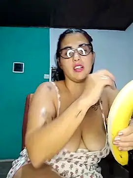 kariciasecreta online show from 1, 4, 2026