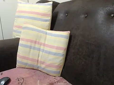 bustylaura4u online show from 15, 2, 2026