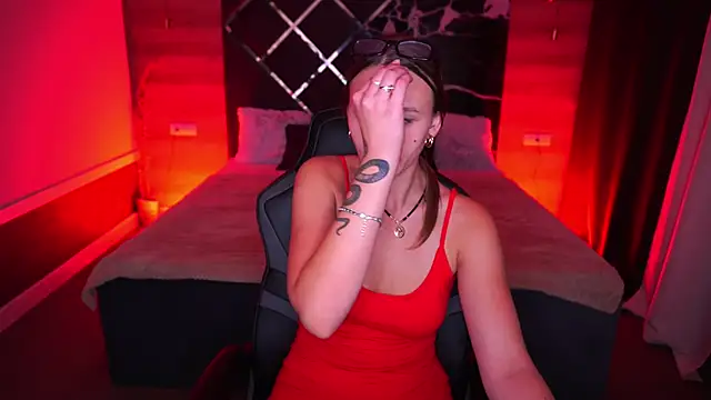 LioraFox online show from 21, 9, 2025