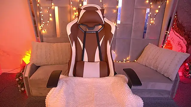 LioraFox online show from 12, 2, 2026