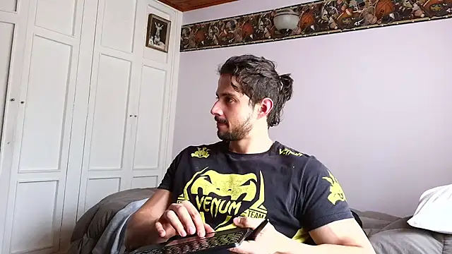 Axel-Cr0ss online show from 12, 11, 2025