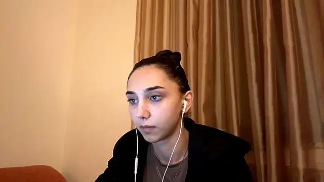 LinaMour online show from 6, 10, 2025