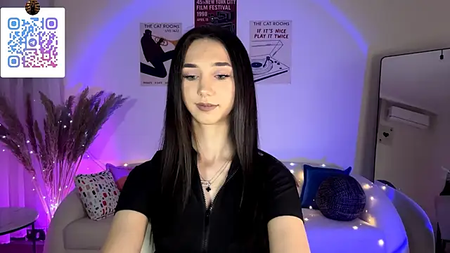 Snapshot of LinaMour chatting on 5, 7, 2026 LinaMour online show from 5, 7, 2026