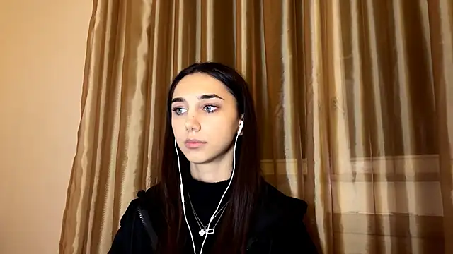 LinaMour online show from 7, 11, 2025