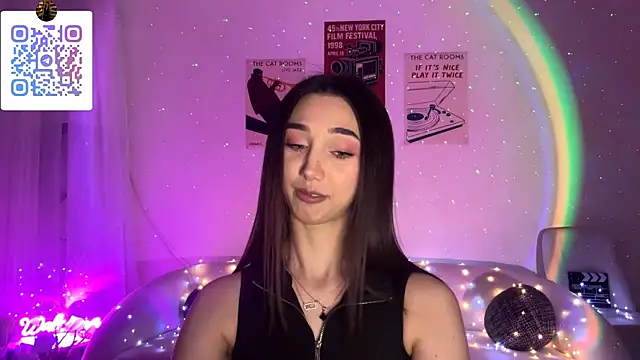 LinaMour online show from 12, 4, 2026