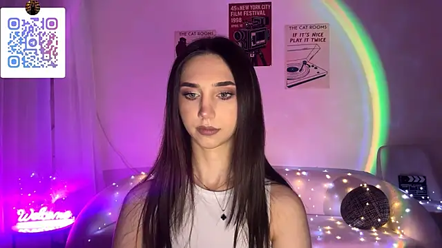 LinaMour online show from 13, 4, 2026