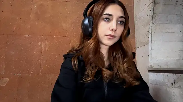 LinaMour online show from 13, 9, 2025