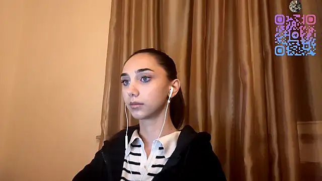 LinaMour online show from 15, 10, 2025