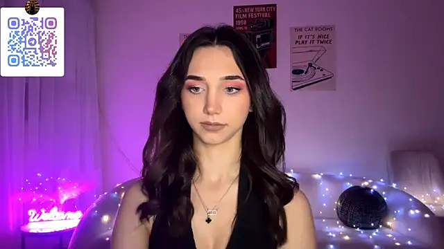 LinaMour online show from 4, 4, 2026