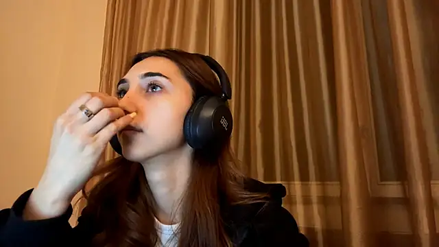 LinaMour online show from 14, 9, 2025