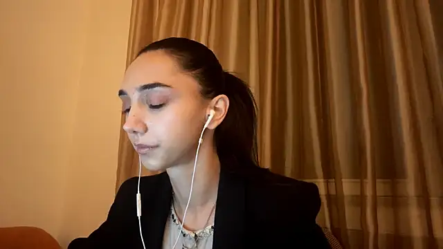 LinaMour online show from 24, 9, 2025