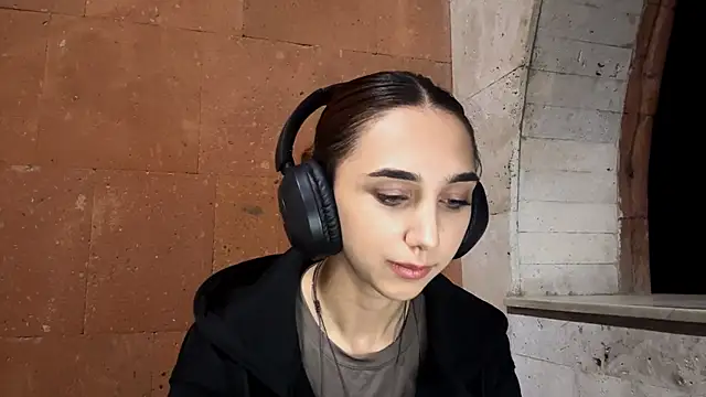 LinaMour online show from 11, 9, 2025