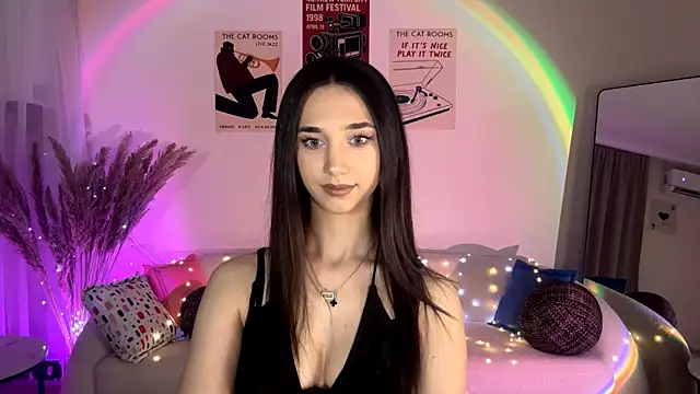 Snapshot of LinaMour chatting on 19, 7, 2026 LinaMour online show from 19, 7, 2026