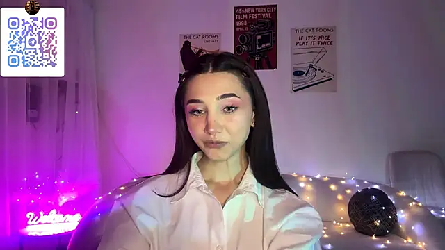 LinaMour online show from 2, 4, 2026