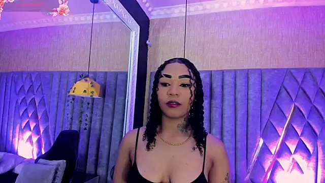 Snapshot of SkylerBloomm chatting on 7, 7, 2026 SkylerBloomm online show from 7, 7, 2026