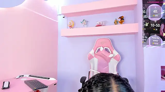 SkylerBloomm online show from 17, 10, 2025