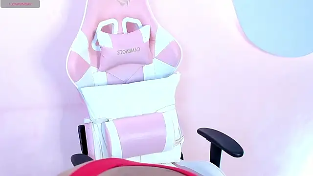 SkylerBloomm online show from 15, 11, 2025