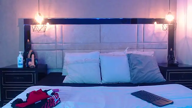 SkylerBloomm online show from 7, 10, 2025