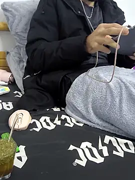 yazinyazin1 online show from 1, 12, 2025