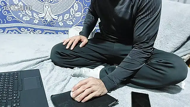 yazinyazin1 online show from 12, 2, 2026