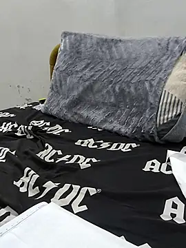 yazinyazin1 online show from 11, 11, 2025