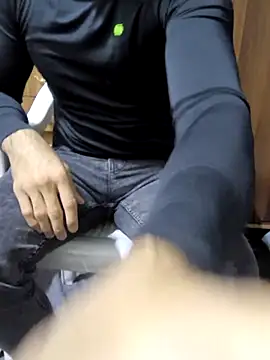 yazinyazin1 online show from 3, 11, 2025