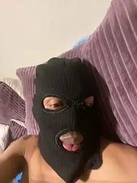fitsexyman online show from 5, 4, 2026