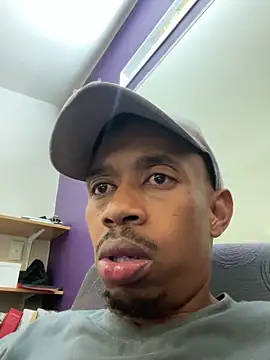 Snapshot of fitsexyman chatting on 4, 11, 2025 fitsexyman online show from 4, 11, 2025