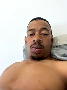 Snapshot of fitsexyman chatting on 15, 11, 2025 fitsexyman online show from 15, 11, 2025