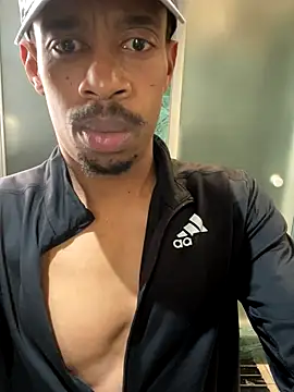 Snapshot of fitsexyman chatting on 10, 10, 2025 fitsexyman online show from 10, 10, 2025